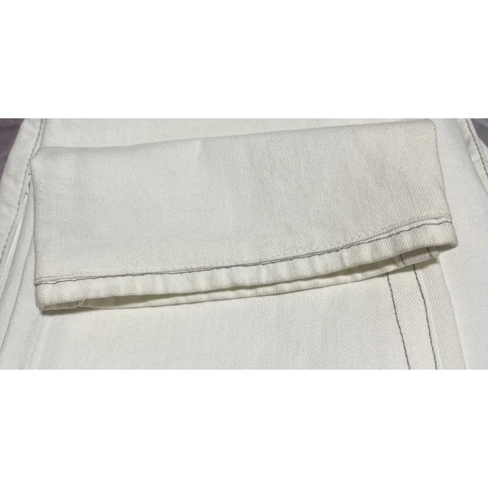 True Religion Straight Jeans Women's 38 White Gray Stitch Flap Meas. 40X31 NEW